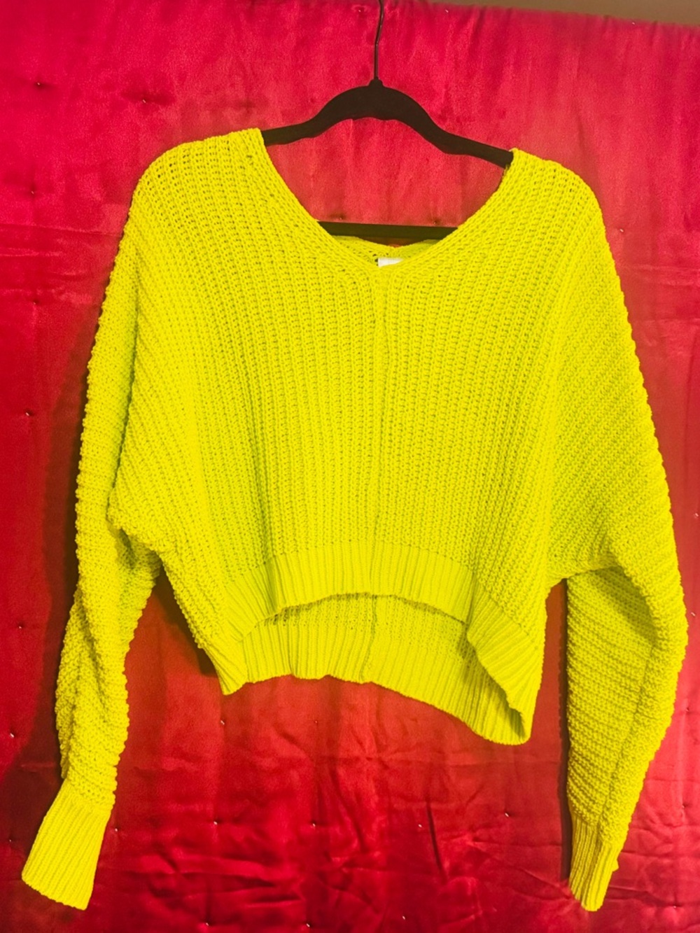 👑 LIKE NEW SIZE SMALL NEON YELLOW Cropped V-Neck Chunky Knit Sweater